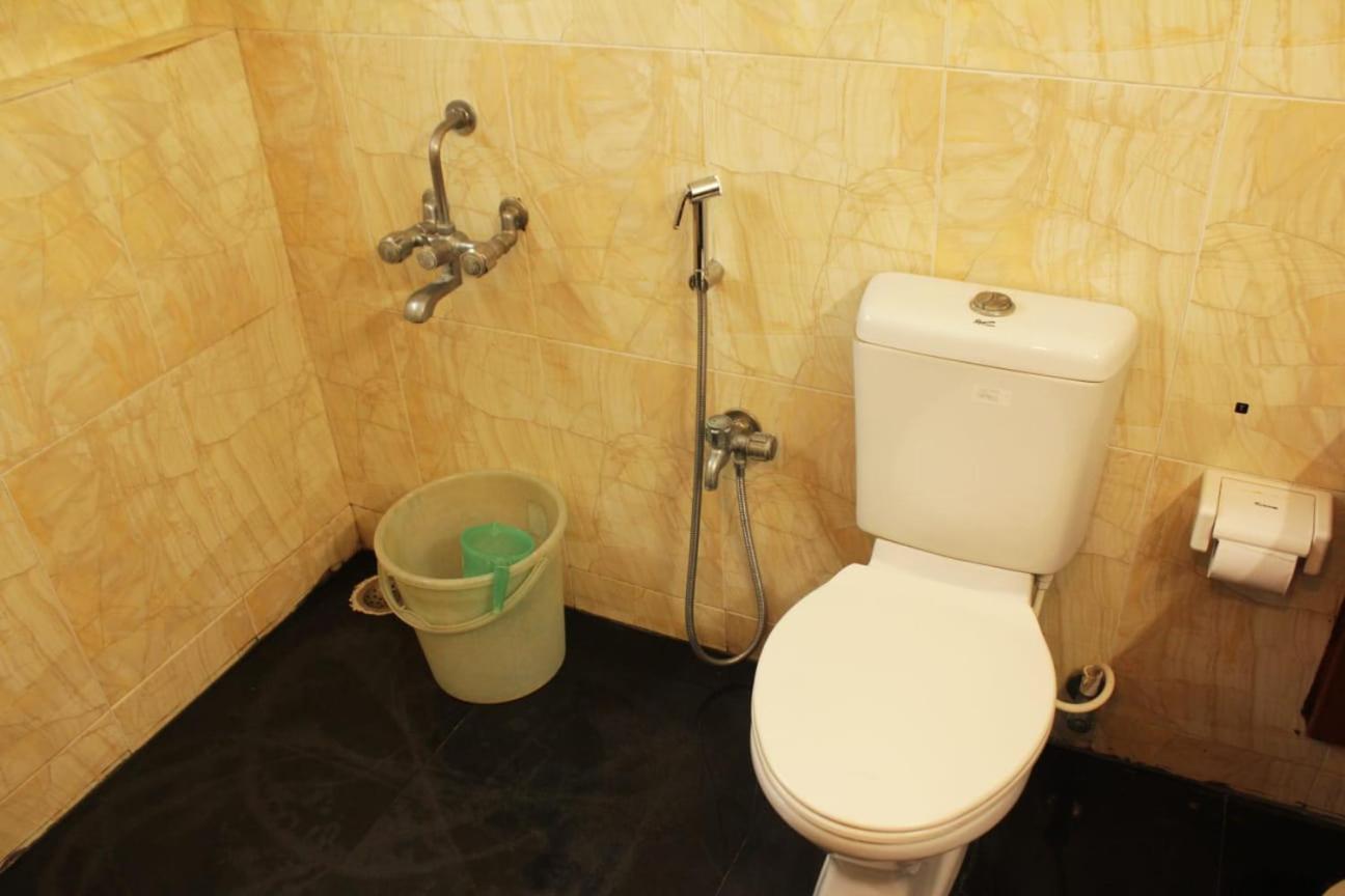 Bed and Breakfast Happy Planet Chennai Esterno foto