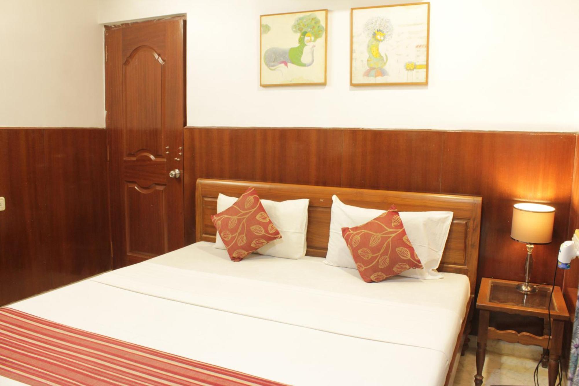 Bed and Breakfast Happy Planet Chennai Esterno foto